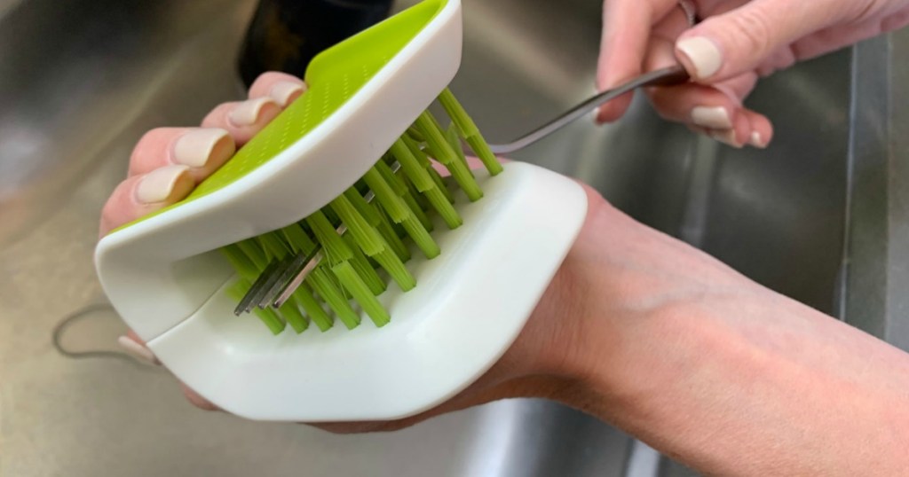 This Knife & Cutlery Cleaning Brush is Genius (Get It for Under $7 on Amazon)