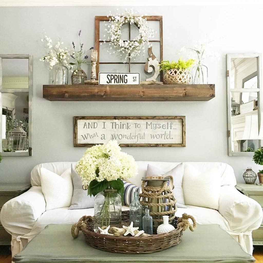 Lately we’ve seen an increase in popularity for rustic wall decor as a general trend, with a focus on decorations and accent pieces made of reclaimed wood