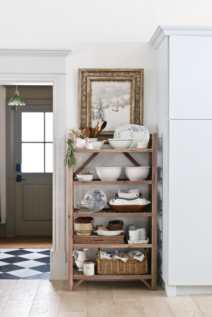 Antique Inspired DIY Baker’s Rack Building Plans